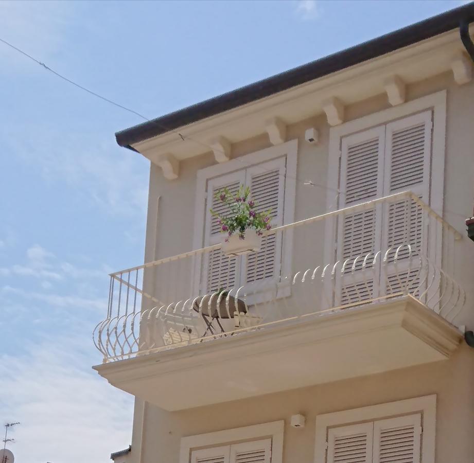 Il Piccolo Giglio Bed & Breakfast Porto SantʼElpidio Екстериор снимка